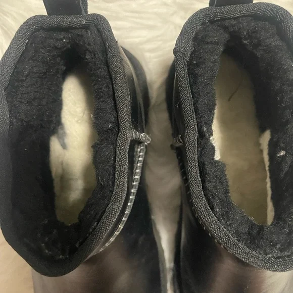 Black Leather Ugg ankle boots size 8 - Picture 3 of 4